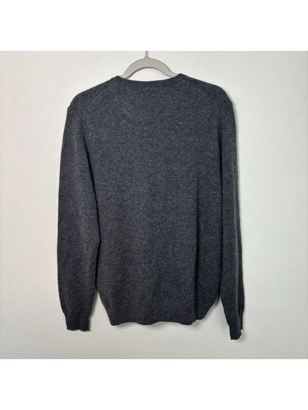 Nordstrom Men’s 100% Cashmere V-Neck Sweater Dark Grey Size M Quiet Luxury EUC